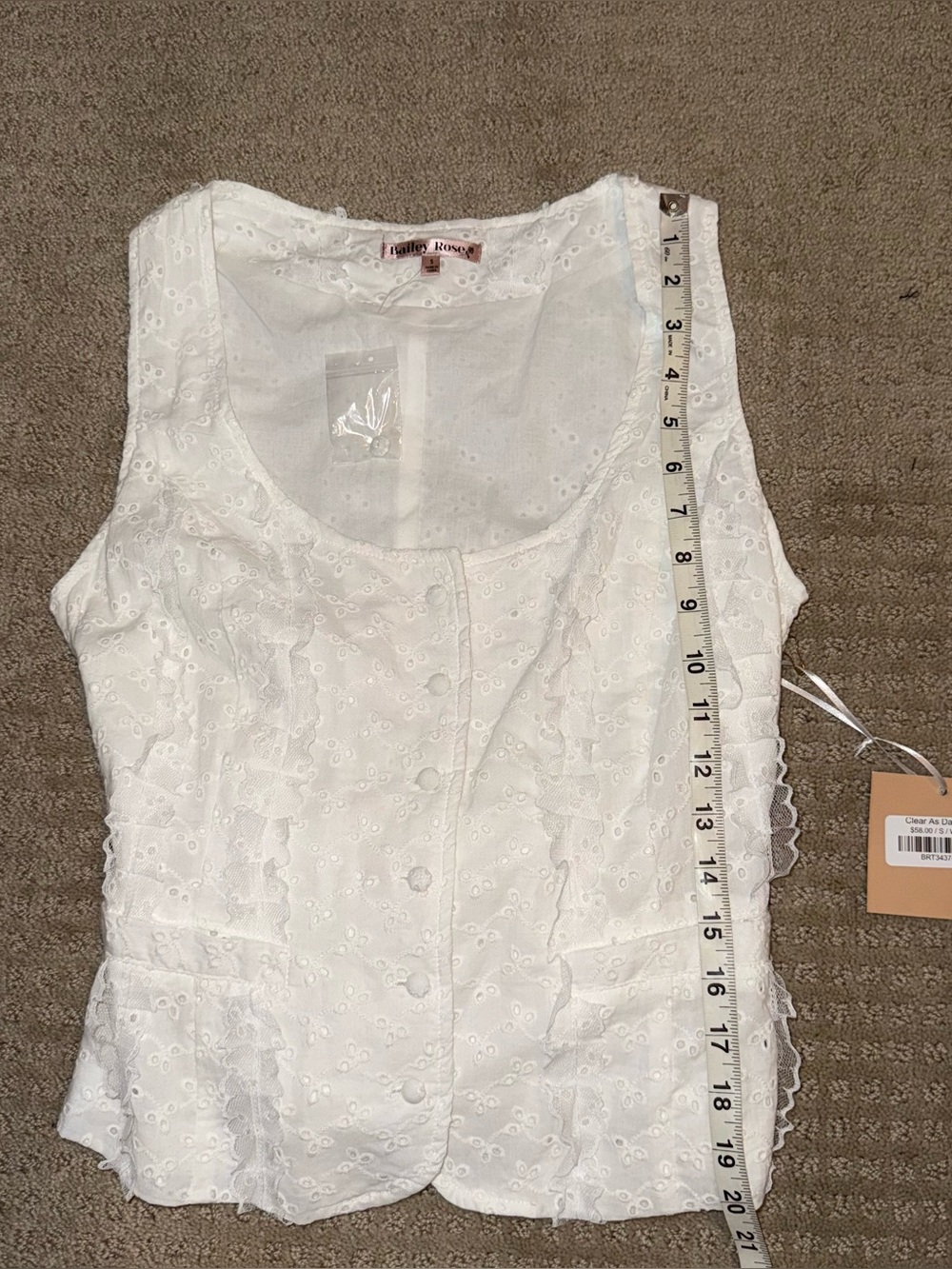 NWT Vestique Boutique White Eyelet Lace Buttoned Top Size Small - Picture 8 of 10